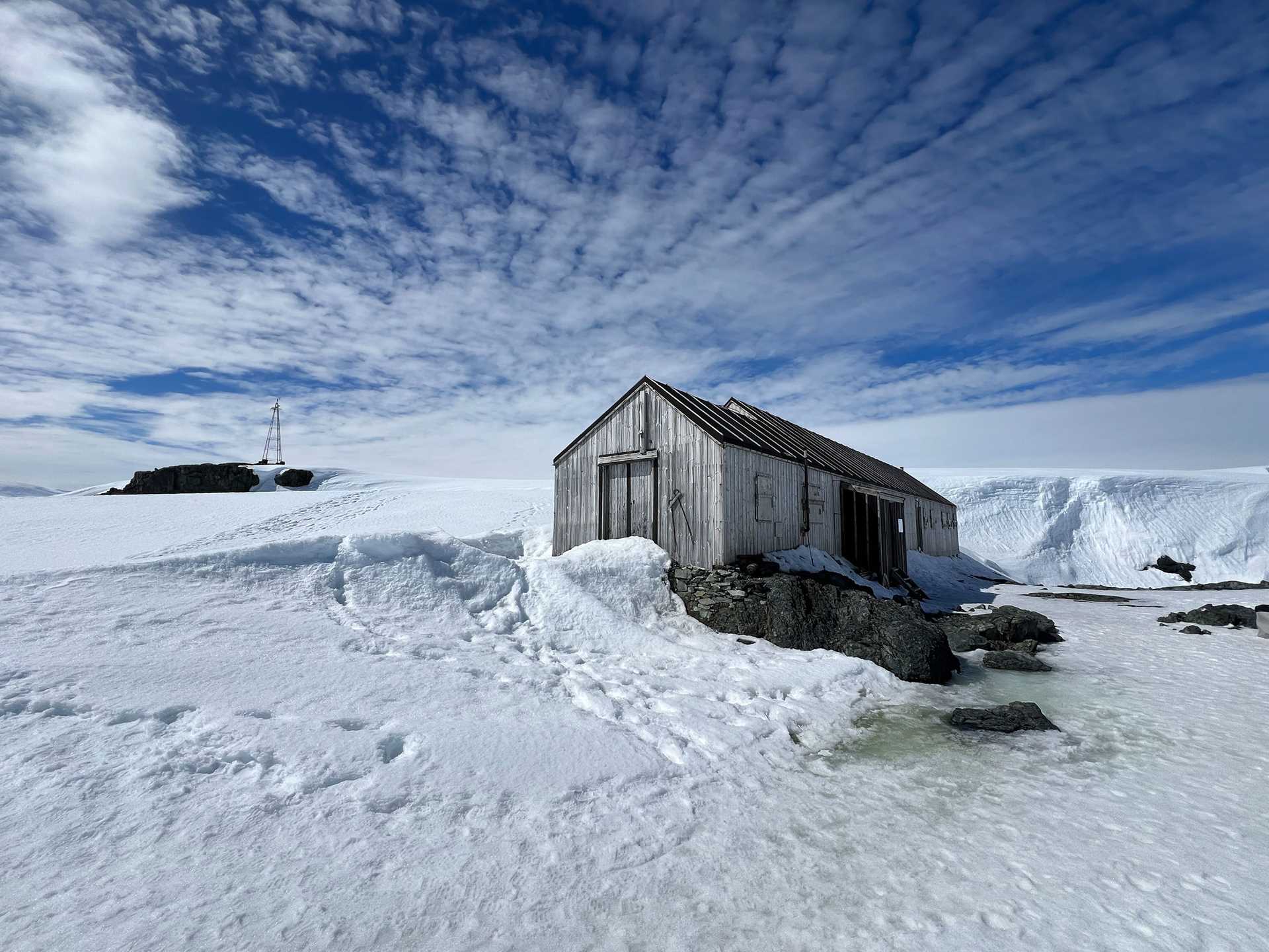 hut in antarctica