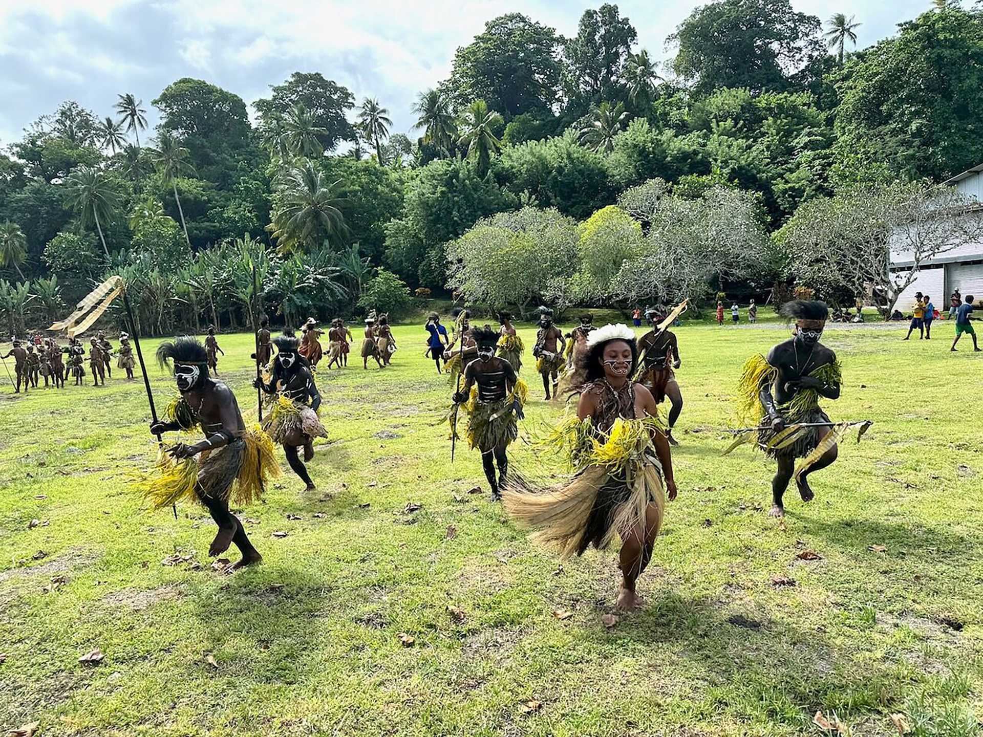 dancers perform in Papua New Guinea